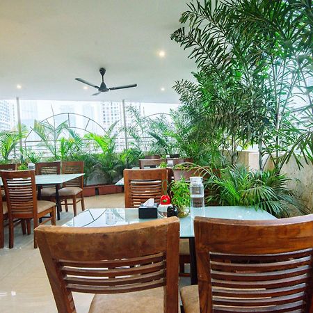 Hotel Skylink Hospitality Mahalaxmi Mumbai  Buitenkant foto