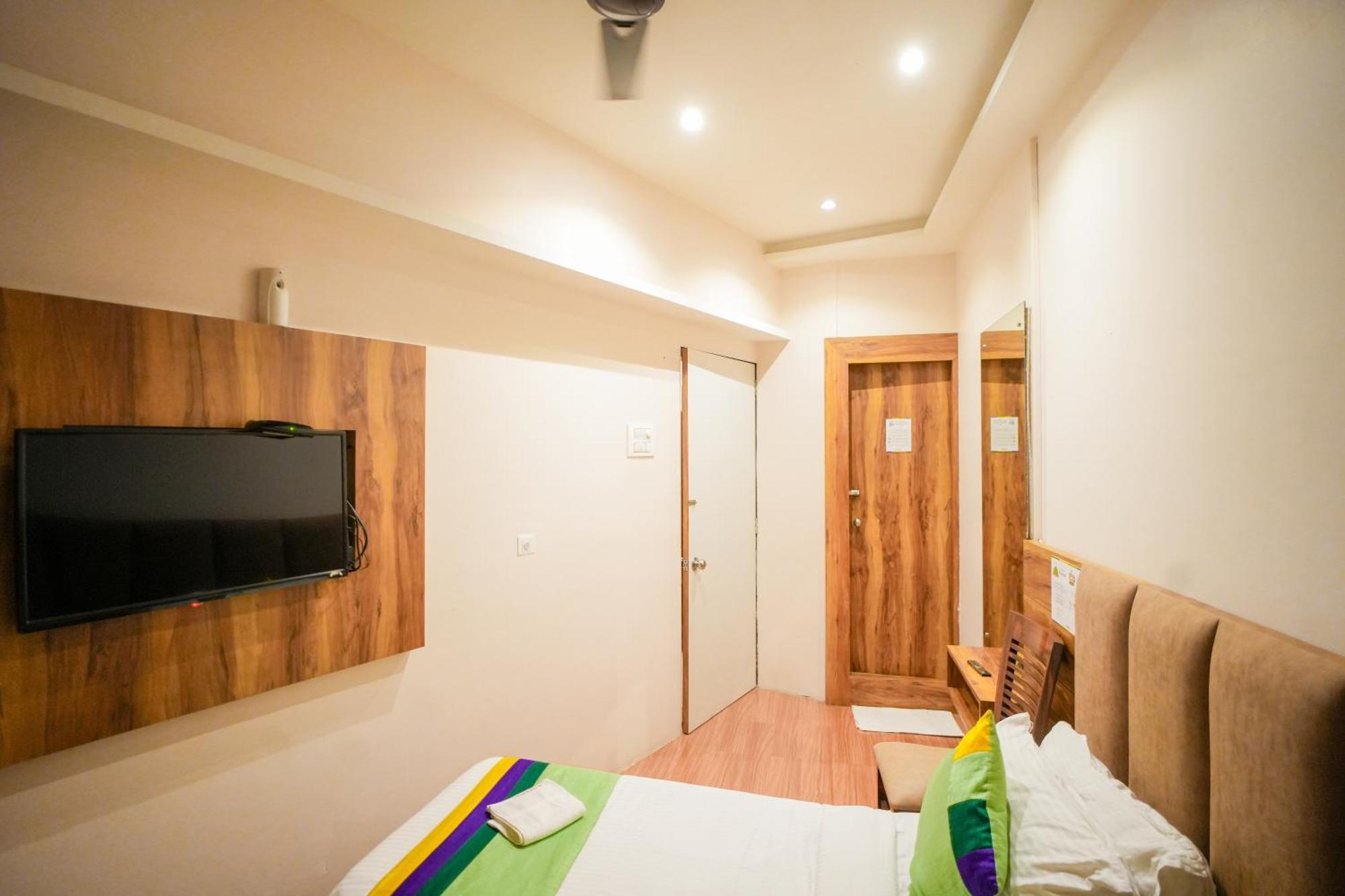 Hotel Skylink Hospitality Mahalaxmi Mumbai  Buitenkant foto