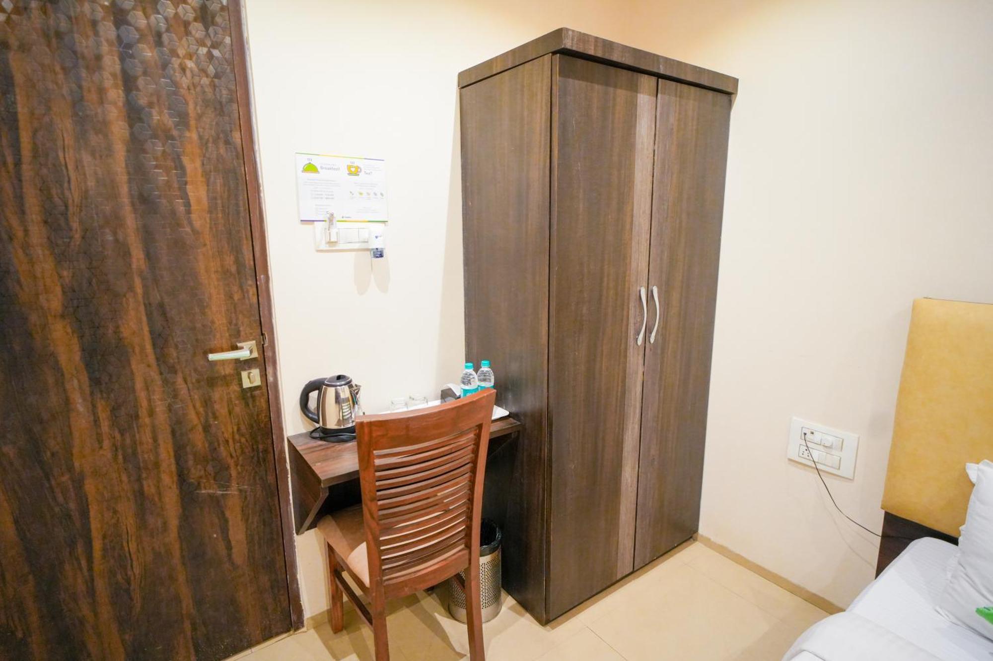 Hotel Skylink Hospitality Mahalaxmi Mumbai  Buitenkant foto
