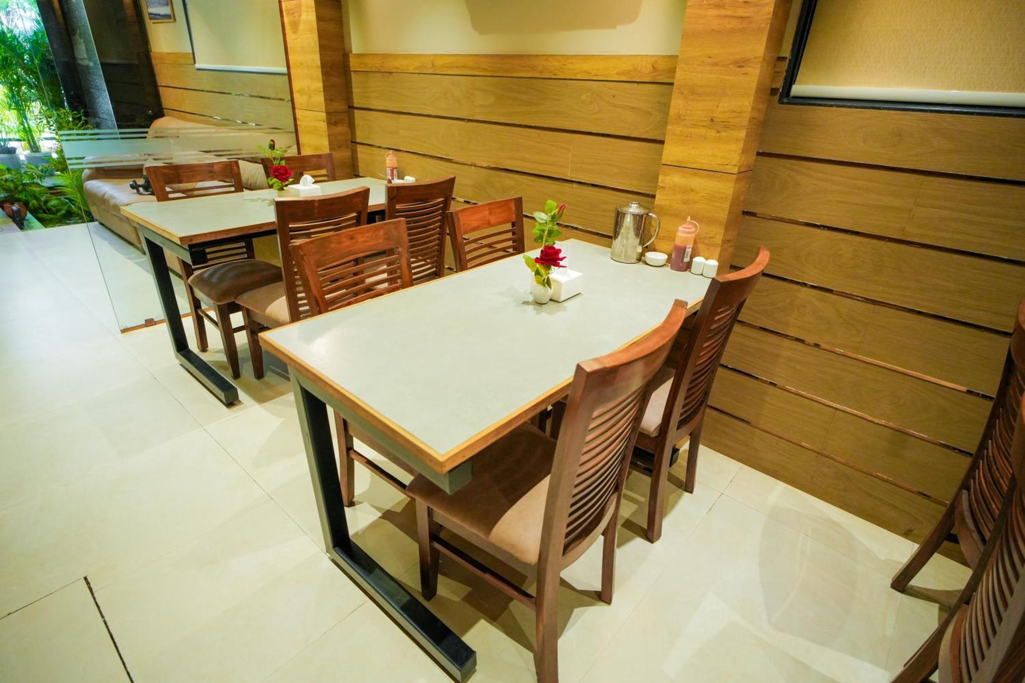 Hotel Skylink Hospitality Mahalaxmi Mumbai  Buitenkant foto
