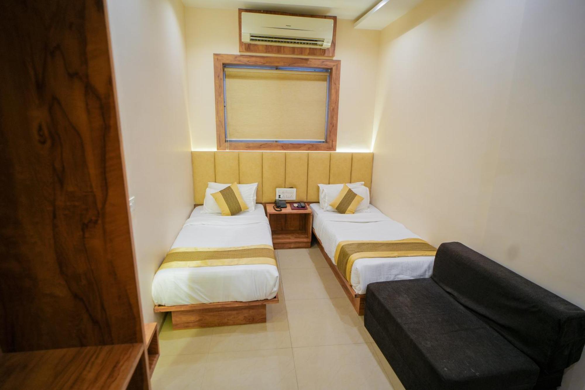 Hotel Skylink Hospitality Mahalaxmi Mumbai  Buitenkant foto