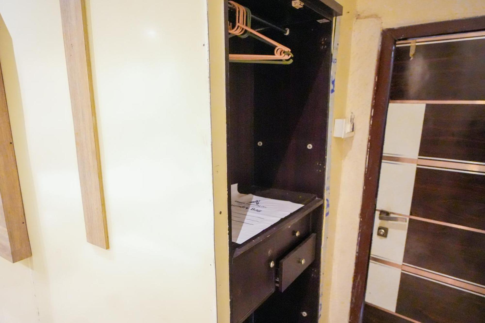 Hotel Skylink Hospitality Mahalaxmi Mumbai  Buitenkant foto