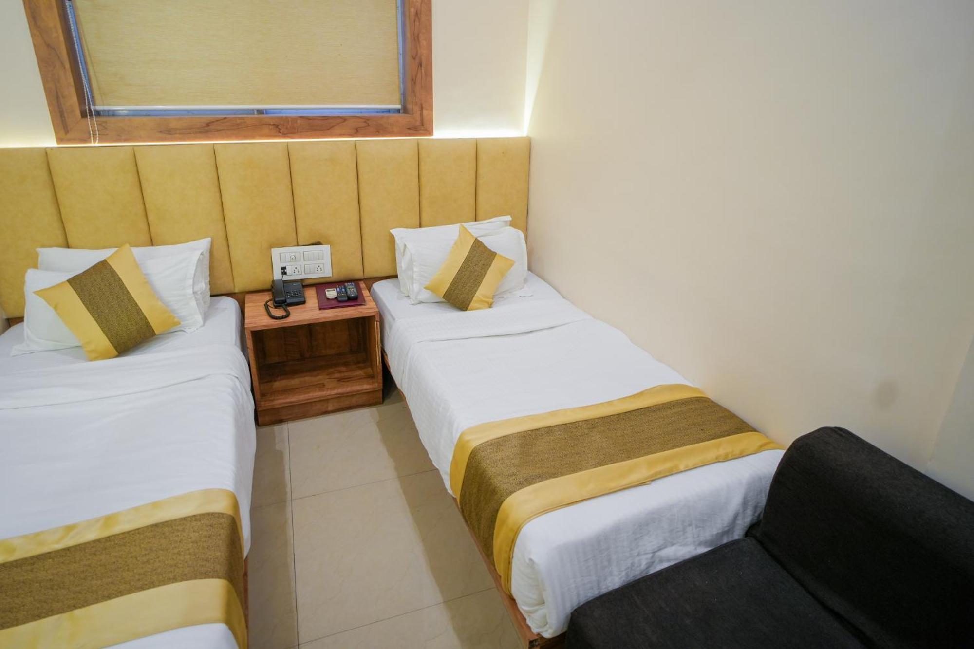 Hotel Skylink Hospitality Mahalaxmi Mumbai  Buitenkant foto