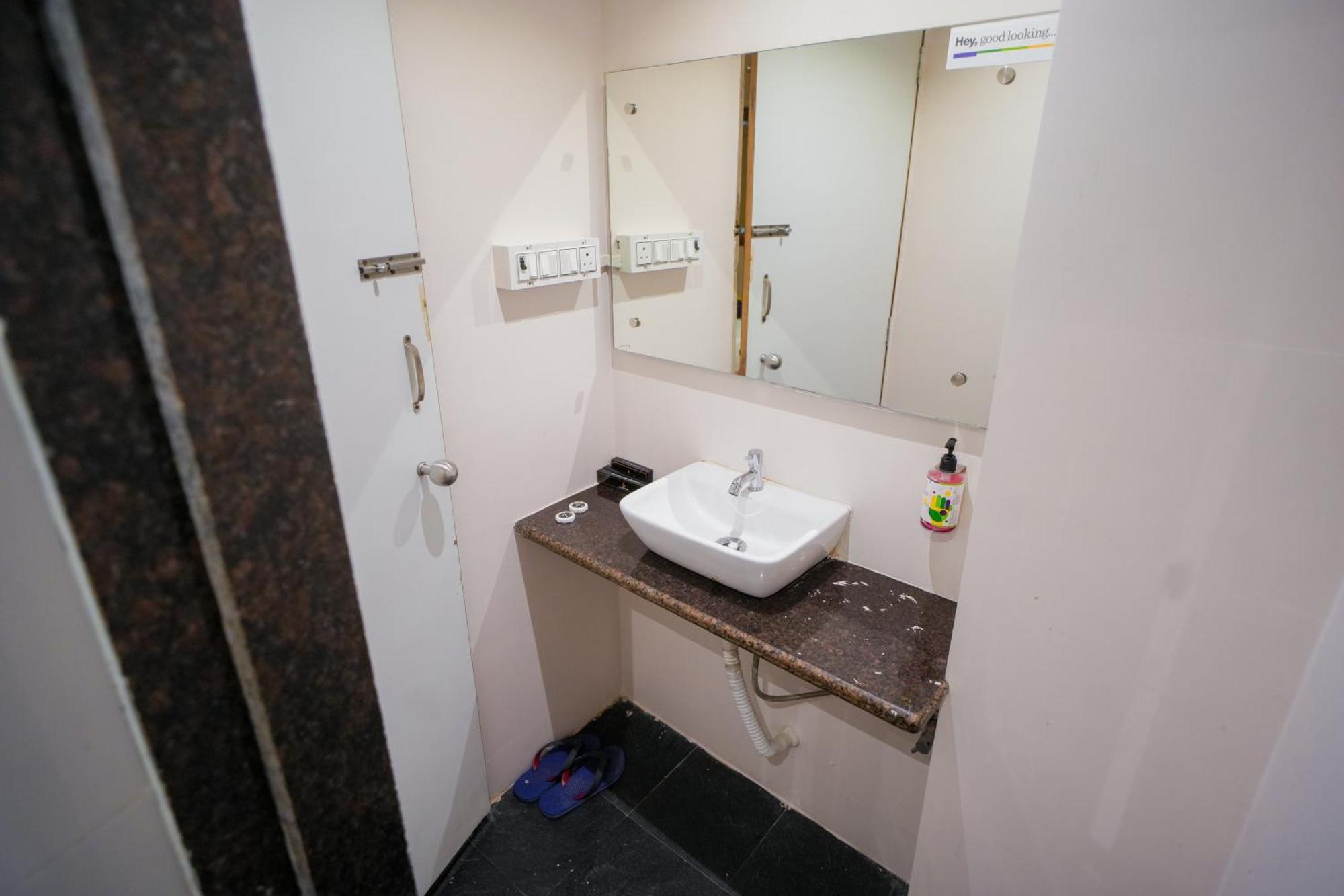 Hotel Skylink Hospitality Mahalaxmi Mumbai  Buitenkant foto