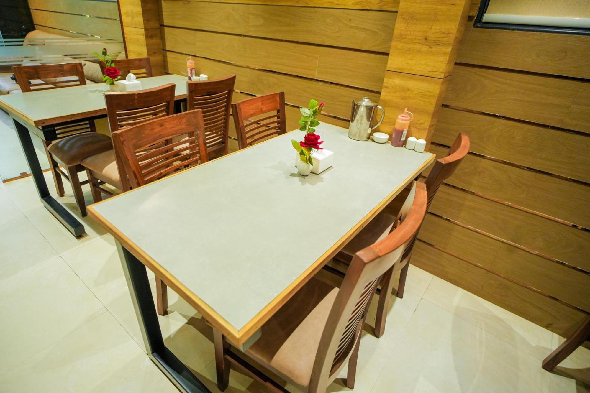 Hotel Skylink Hospitality Mahalaxmi Mumbai  Buitenkant foto