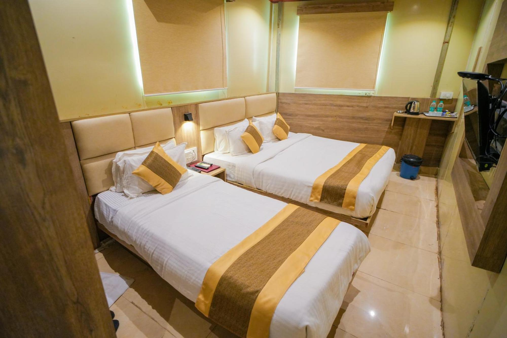 Hotel Skylink Hospitality Mahalaxmi Mumbai  Buitenkant foto