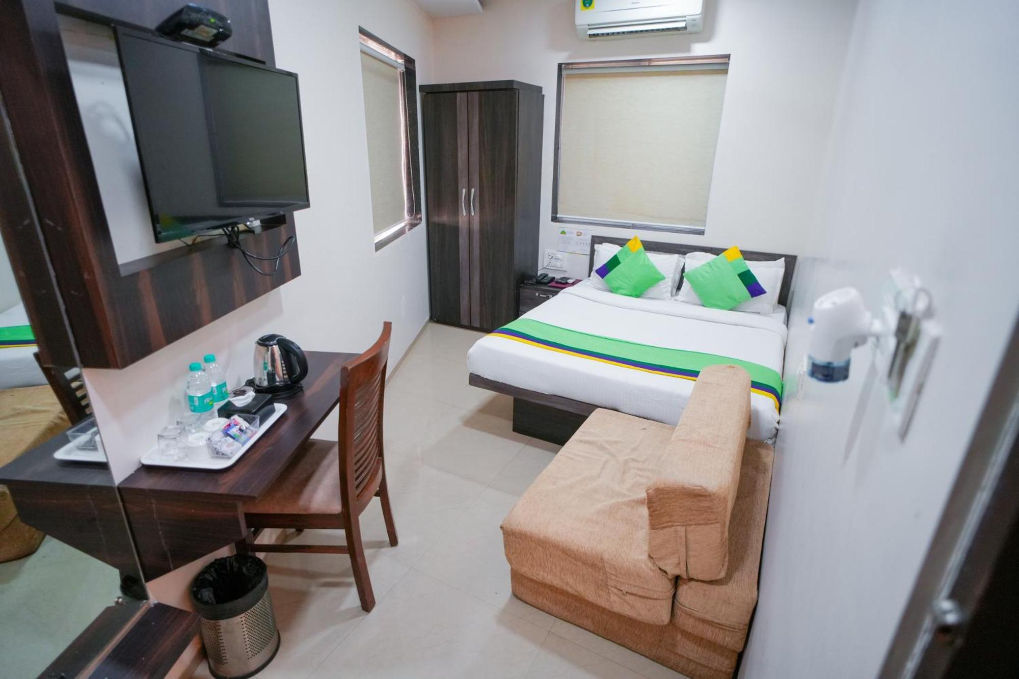 Hotel Skylink Hospitality Mahalaxmi Mumbai  Buitenkant foto