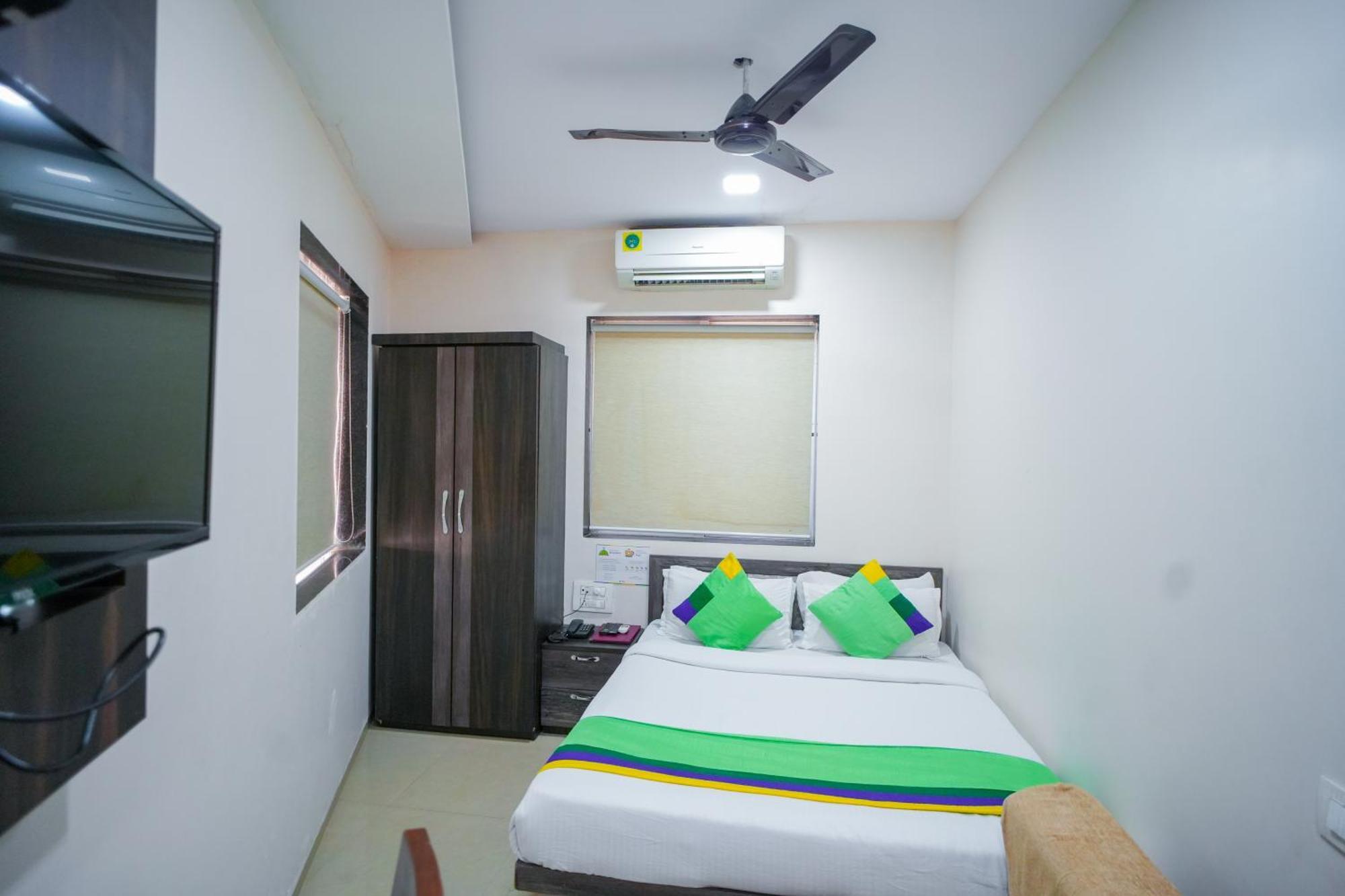 Hotel Skylink Hospitality Mahalaxmi Mumbai  Buitenkant foto