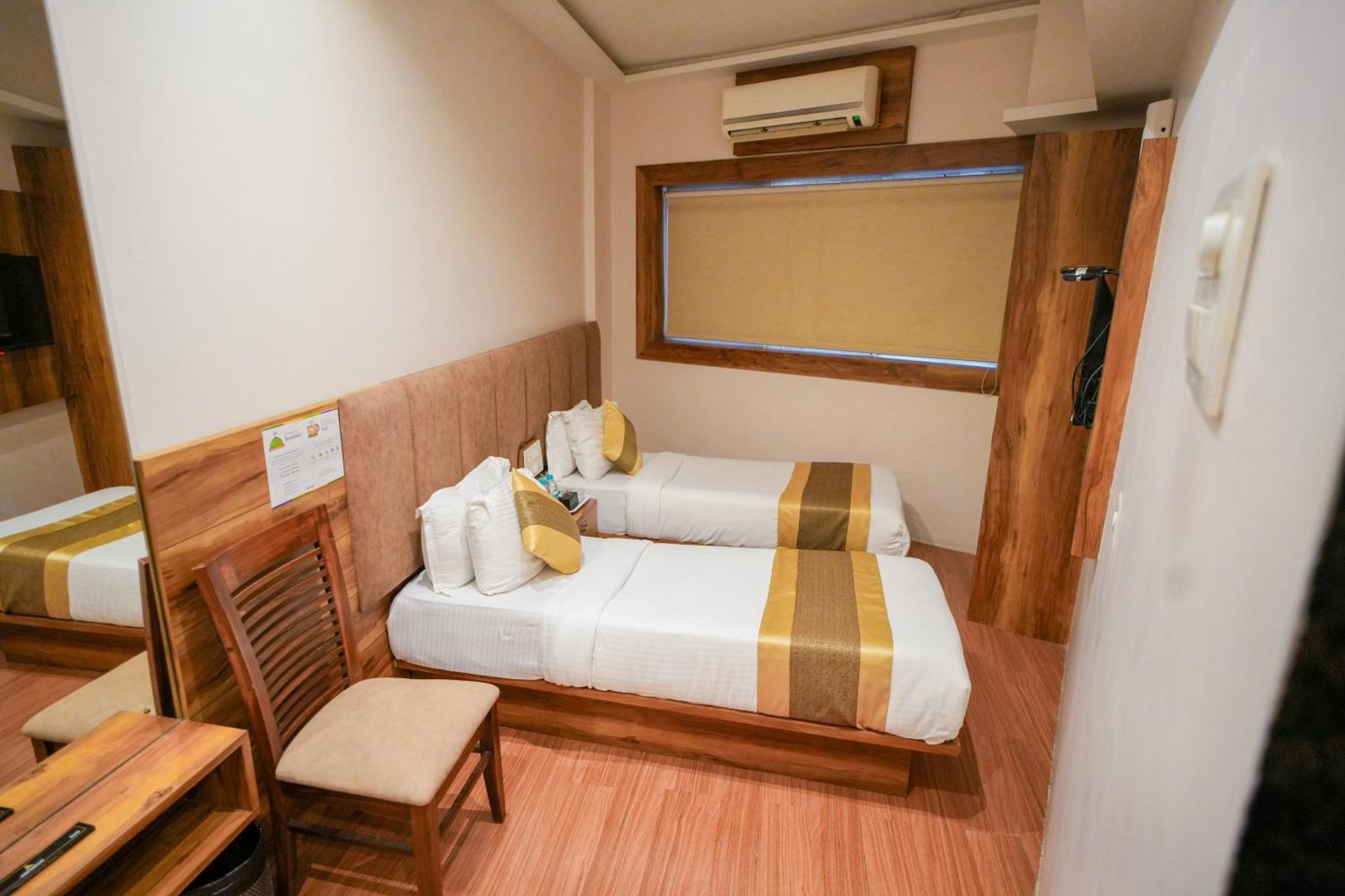 Hotel Skylink Hospitality Mahalaxmi Mumbai  Buitenkant foto