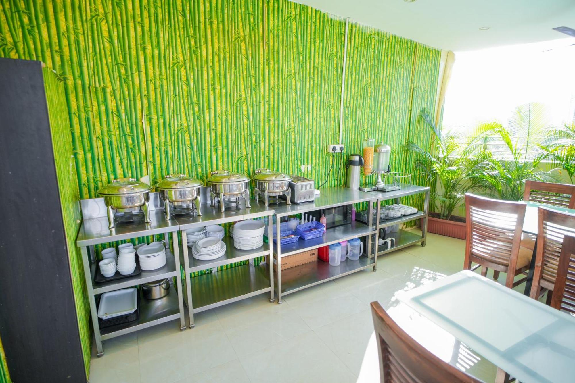 Hotel Skylink Hospitality Mahalaxmi Mumbai  Buitenkant foto