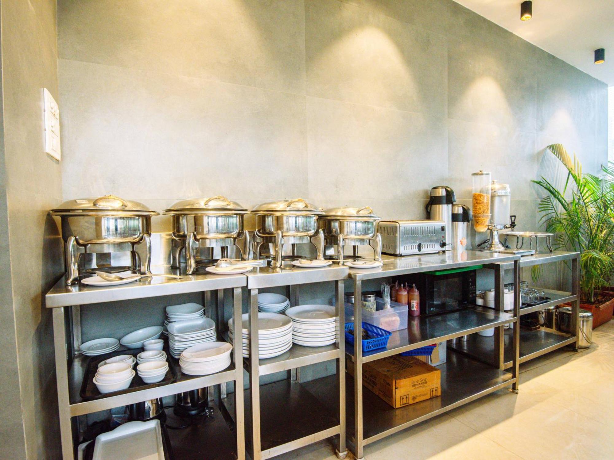 Hotel Skylink Hospitality Mahalaxmi Mumbai  Buitenkant foto