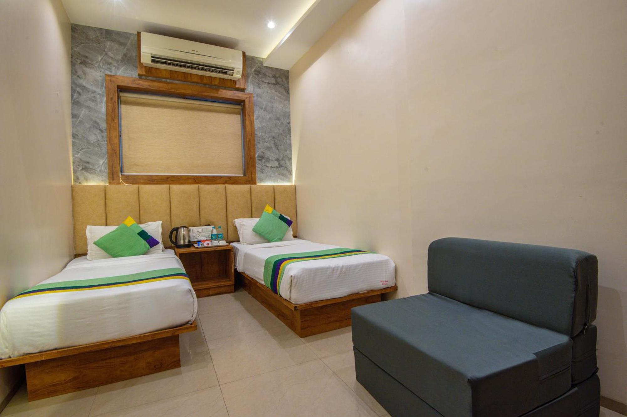 Hotel Skylink Hospitality Mahalaxmi Mumbai  Buitenkant foto