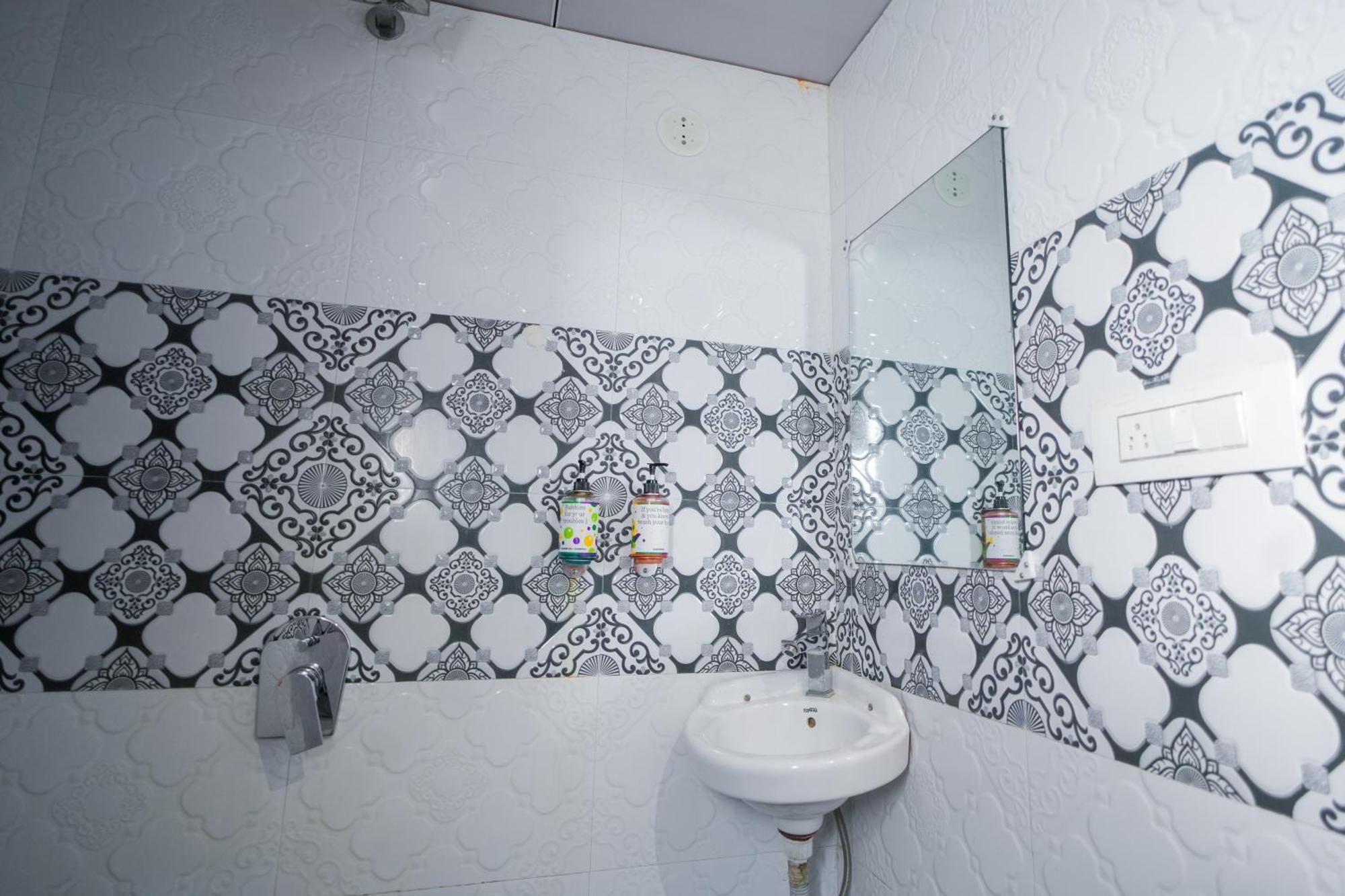 Hotel Skylink Hospitality Mahalaxmi Mumbai  Buitenkant foto