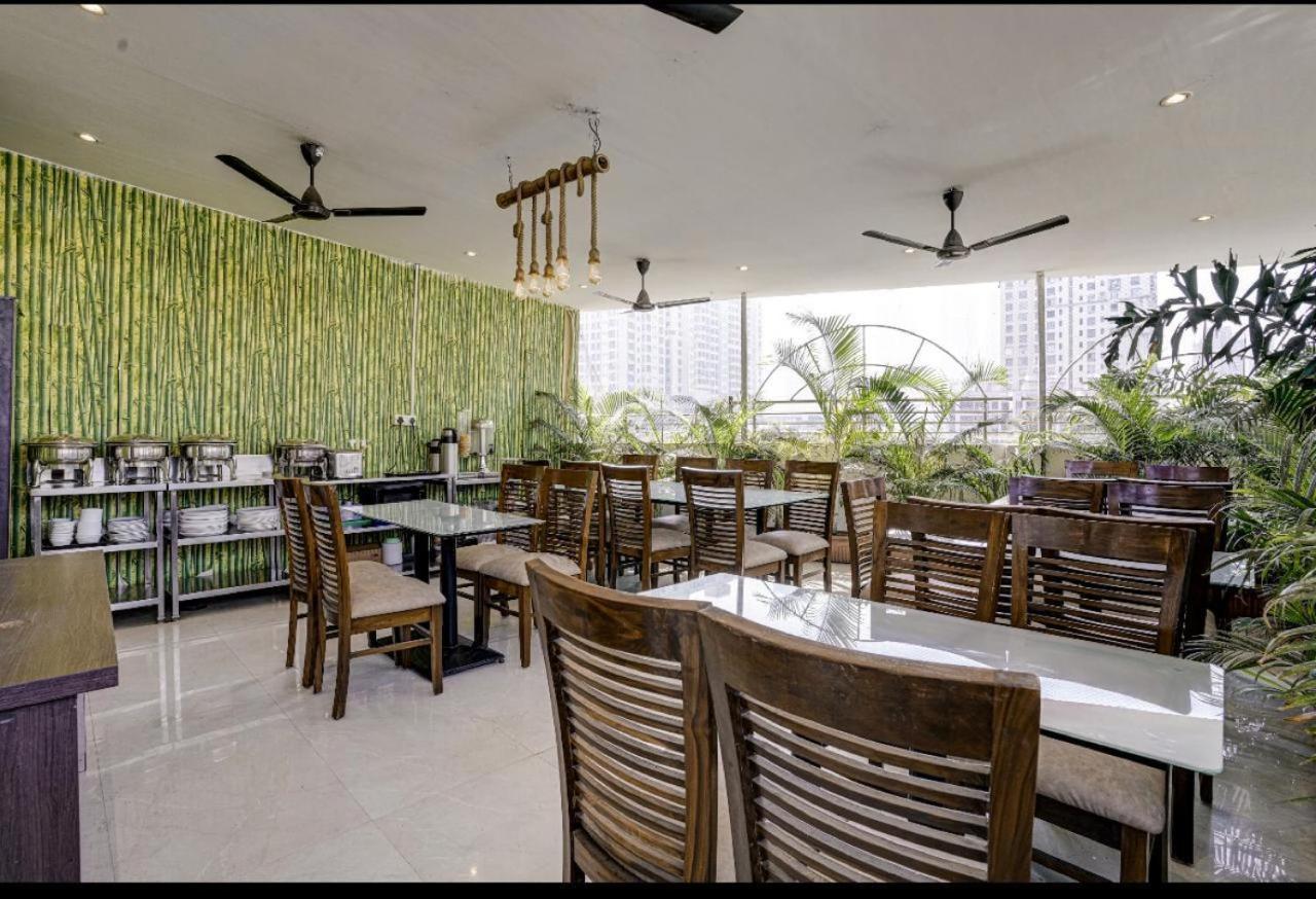 Hotel Skylink Hospitality Mahalaxmi Mumbai  Buitenkant foto