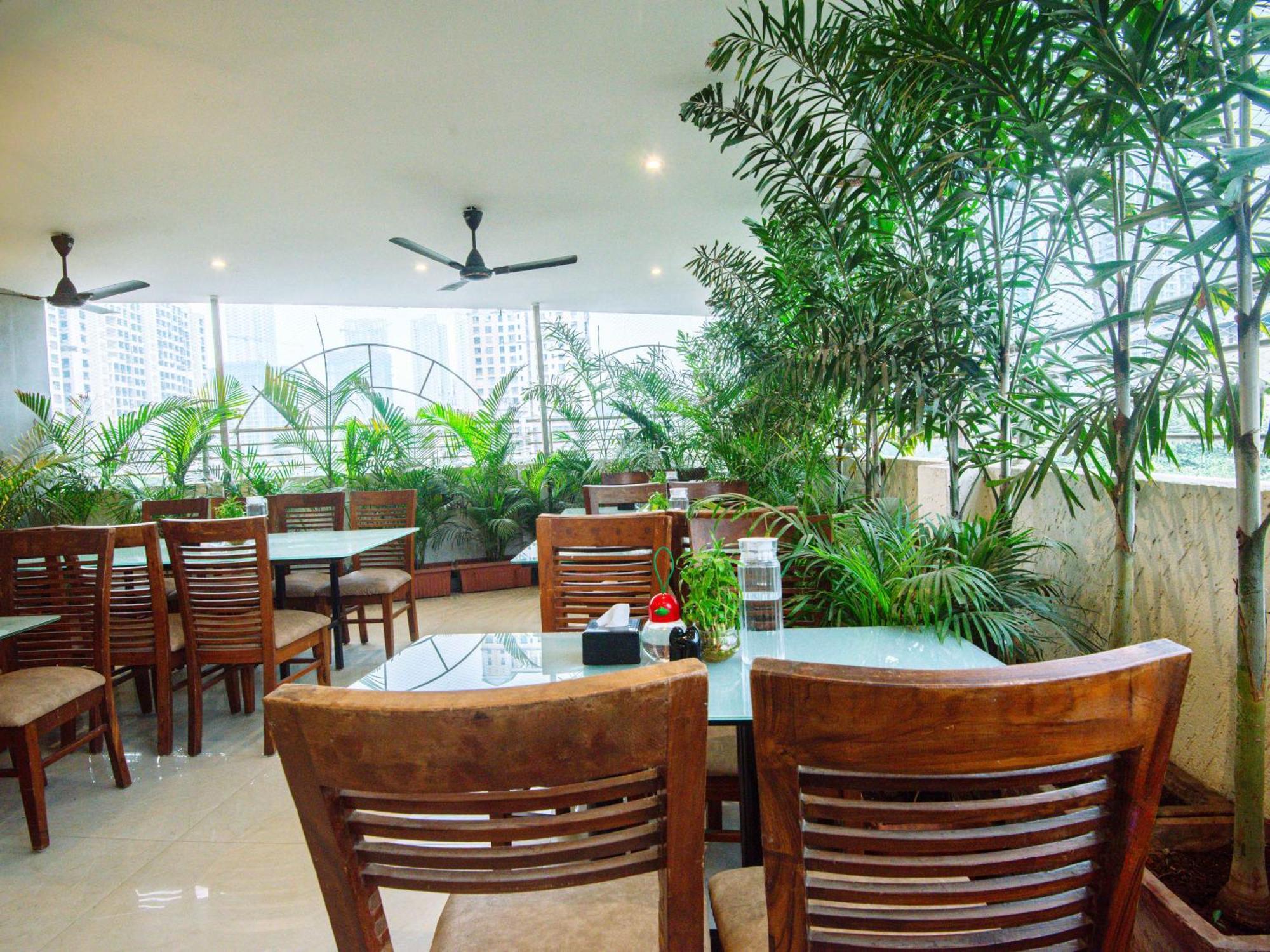 Hotel Skylink Hospitality Mahalaxmi Mumbai  Buitenkant foto